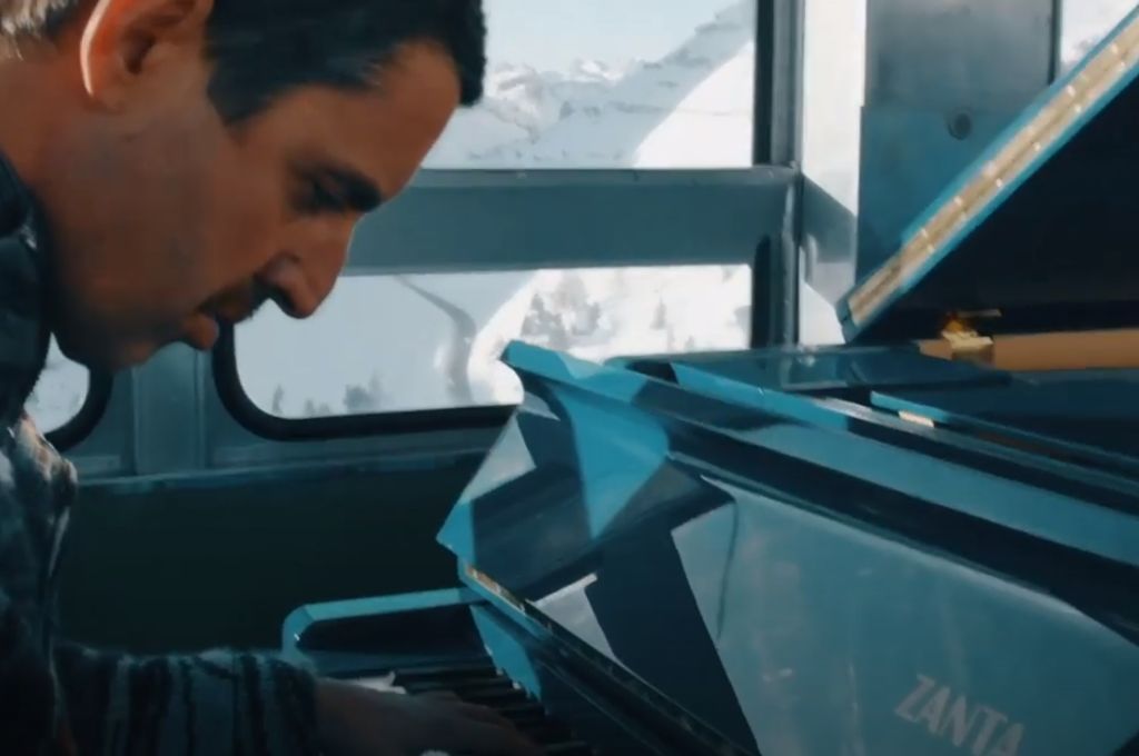 The piano ZB200 guest of Cortina in the video presentation of the World Ski Championships
